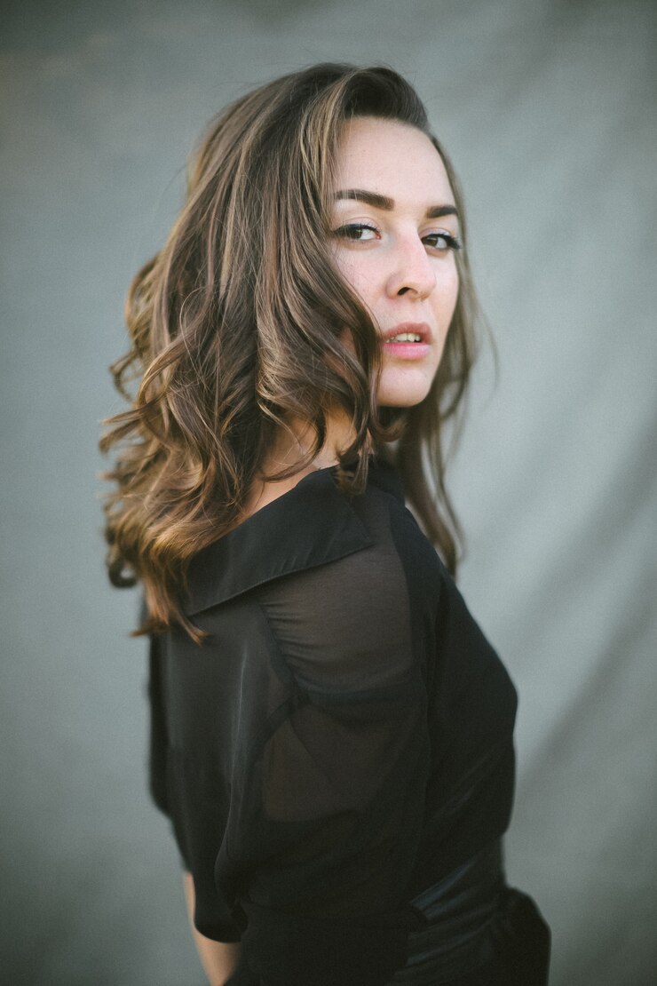 Mechas loiras e coloração personalizada por Fernanda Souza